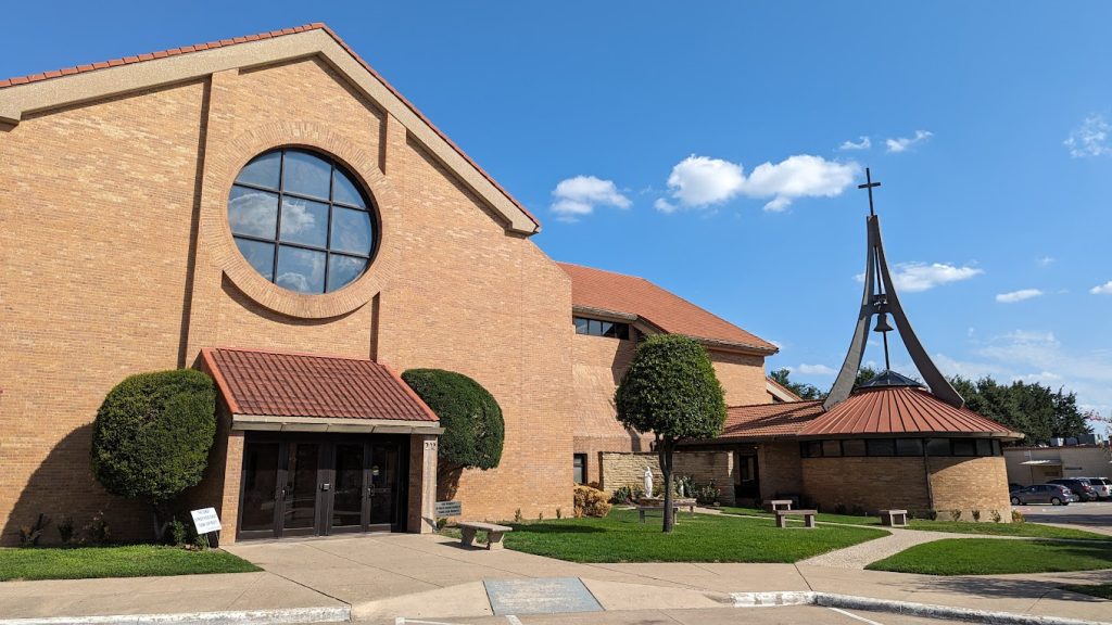 Iglesias Católicas en Irving TX St Luke's Catholic Church
